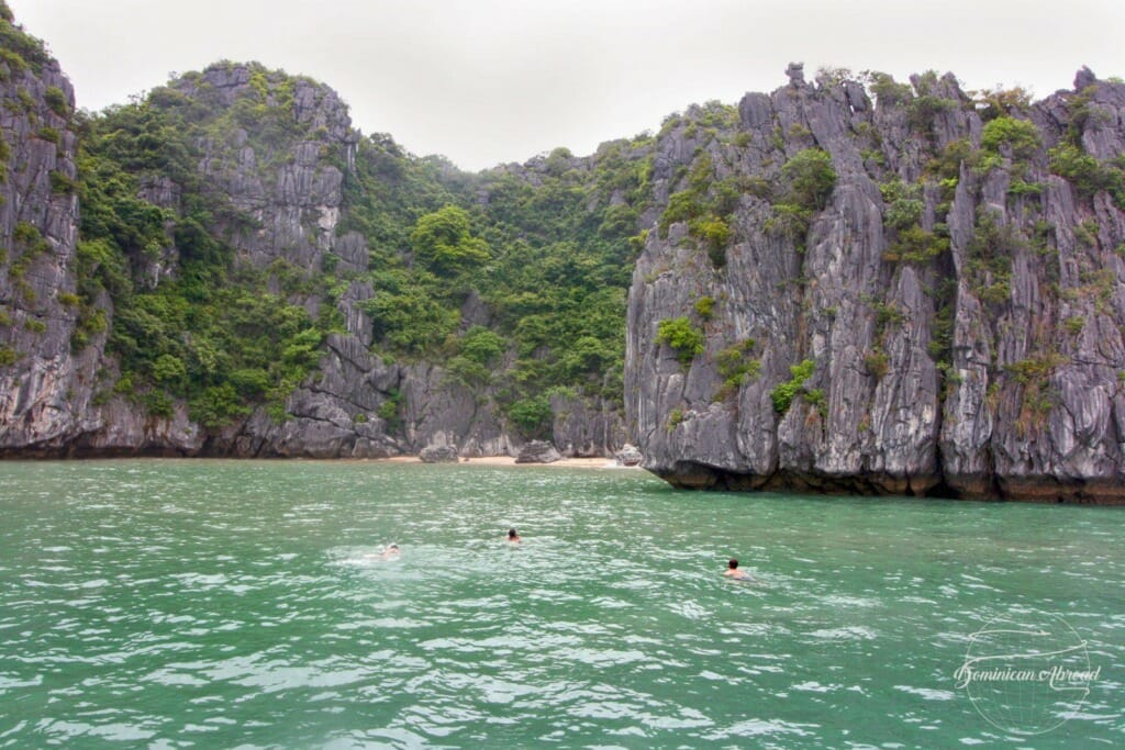 lan-ha-bay-swimming-to-the-beach