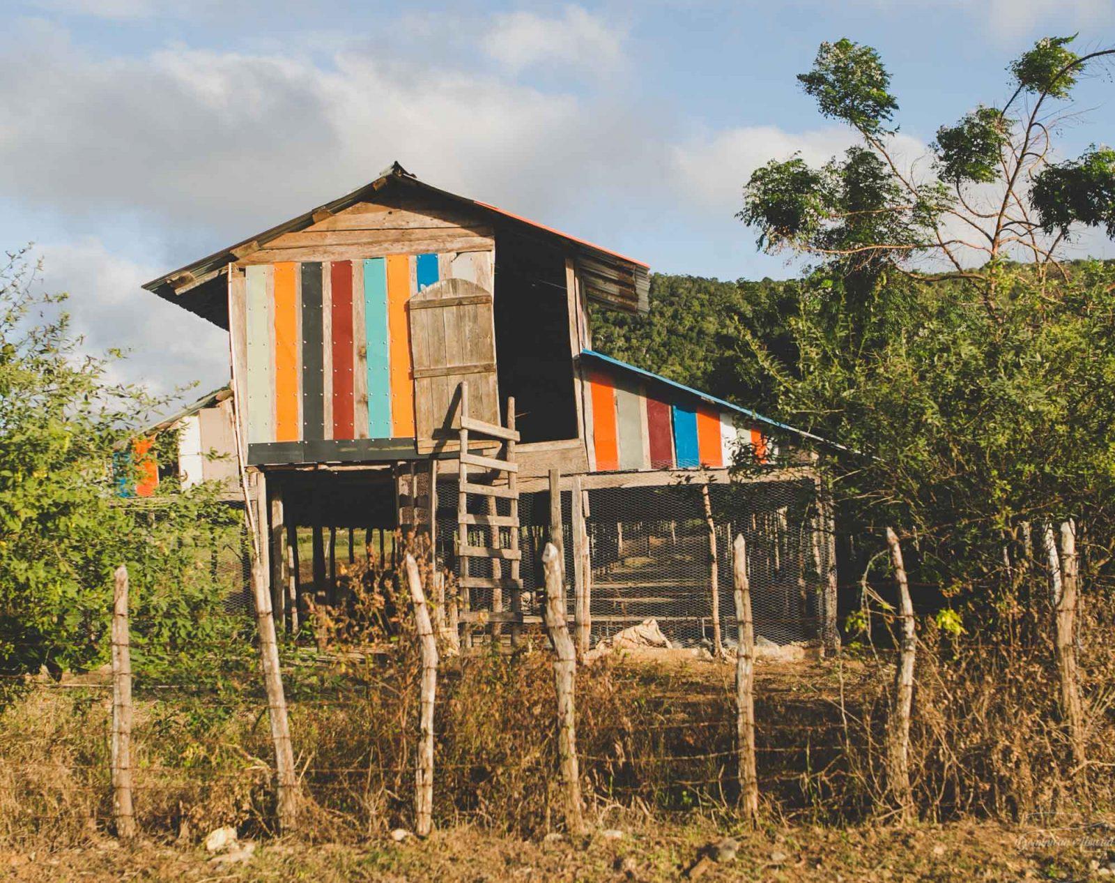 A wooden house in Buen Hombre.