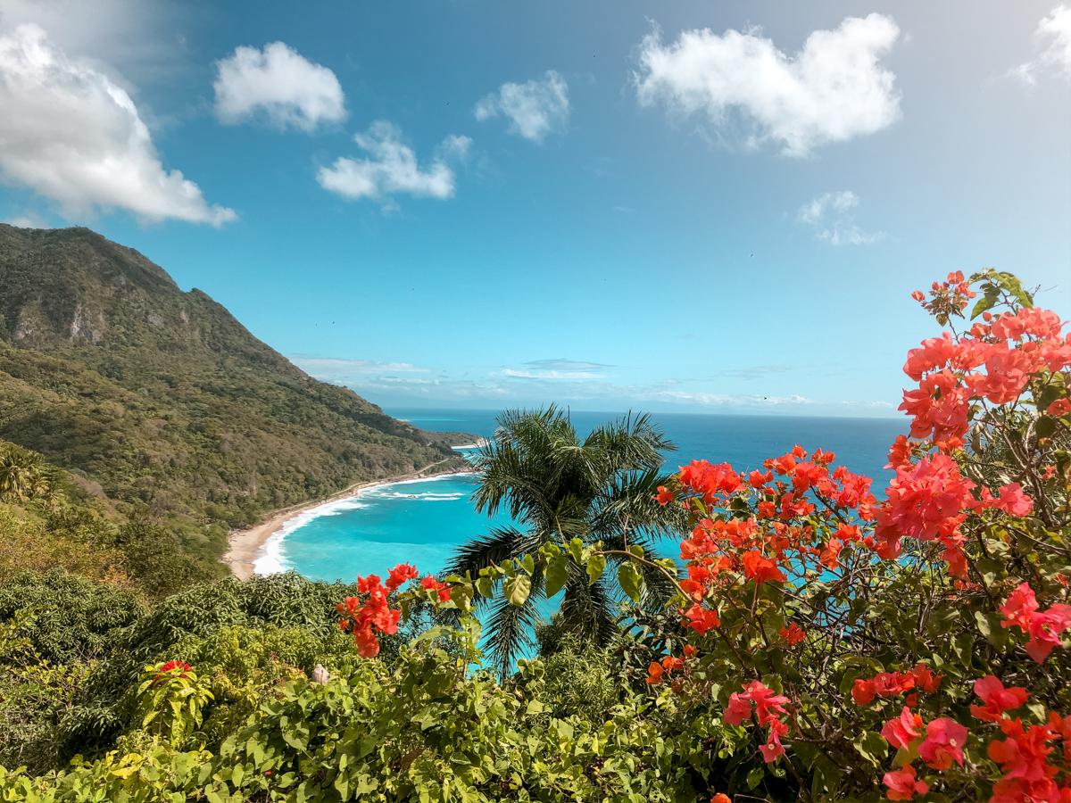 The Barahona viewpoint mountains and blue waters.