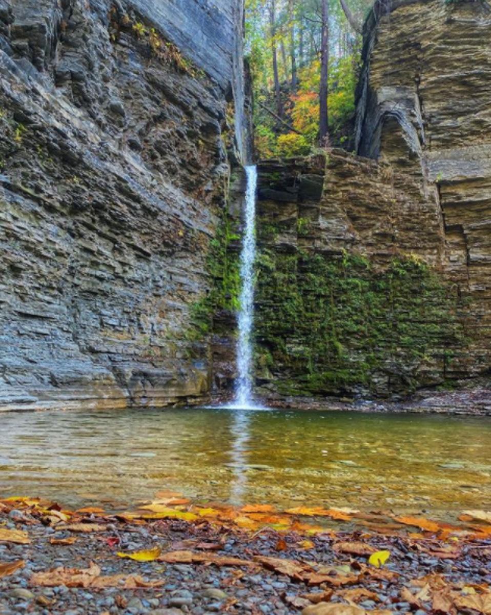 A small waterfall, Eagle's Cliff Falls.