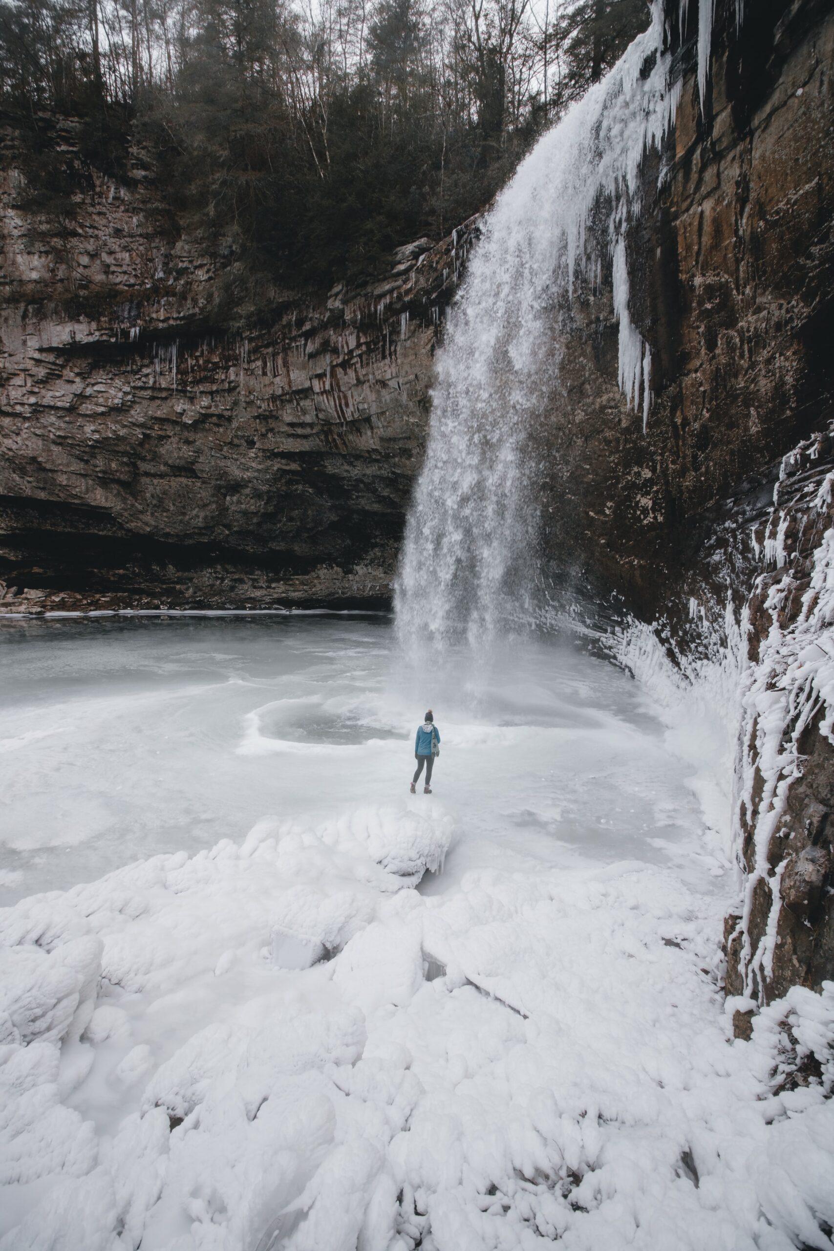 a frozen waterfall in tennessee