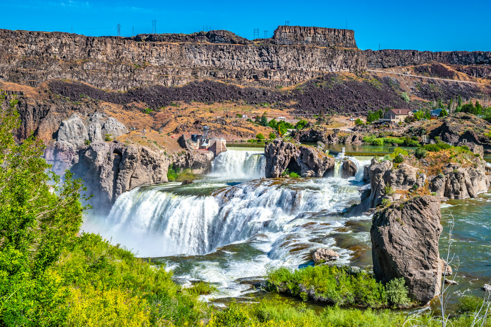 Shoshone Falls, one of the best waterfalls in the United States, on a bright day.