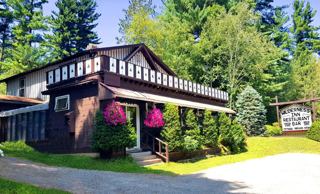 The outside of a cabin rental reception area.