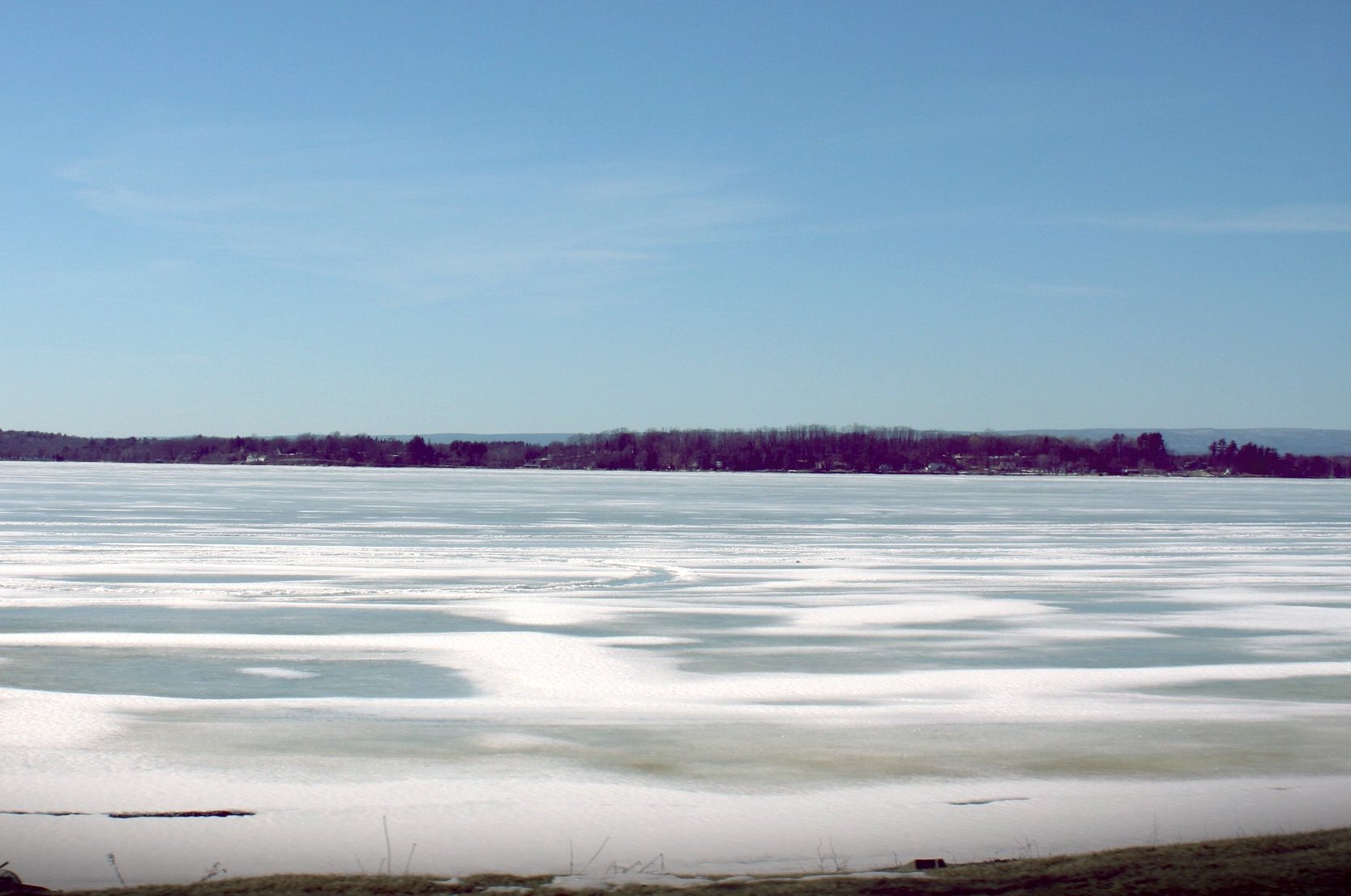 Partially frozen Lake Saratoga