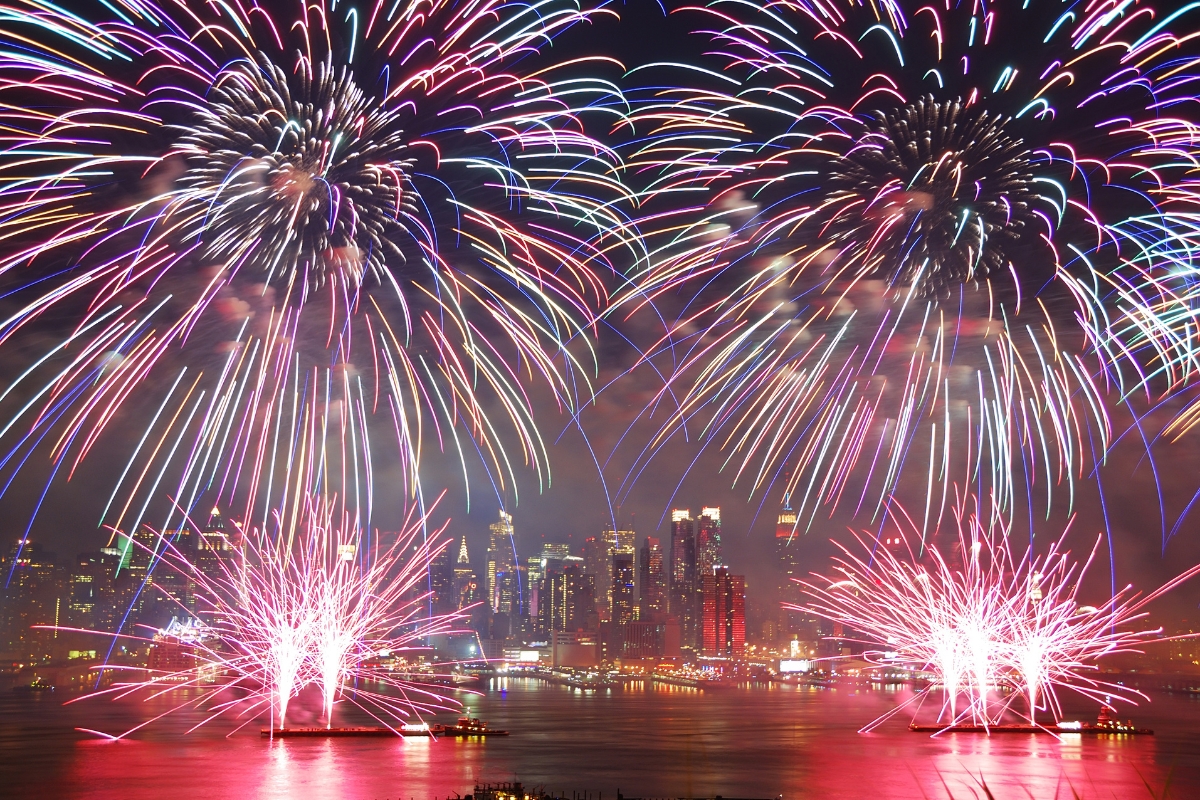 Fireworks over the Hudson River in New York City New Year's Eve